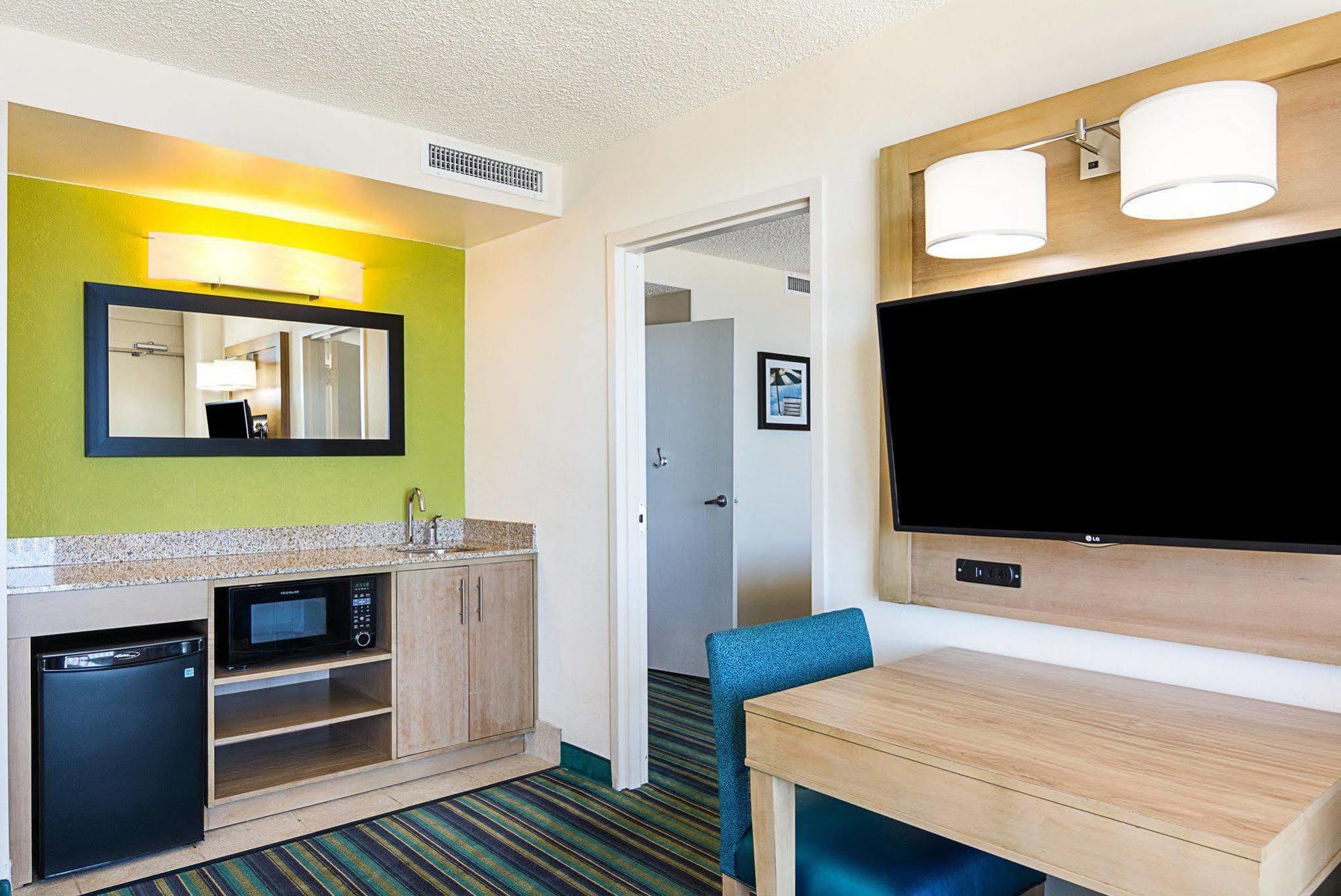 Comfort Suites Beachfront Virginia Beach Buitenkant foto